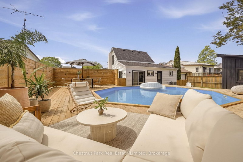 59 Maple Street, Prince Edward County