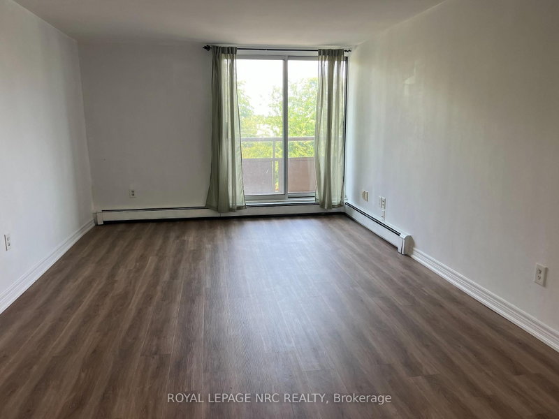264 Grantham Ave W photo 5