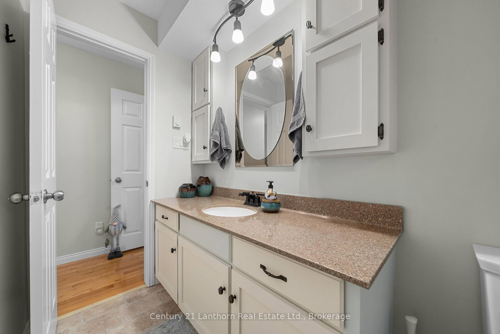 212 Main Street • Deseronto, ON photo 20
