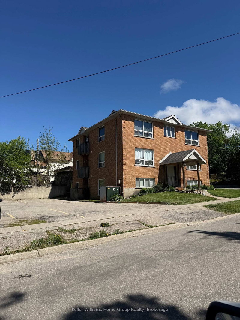 115 St George Street W