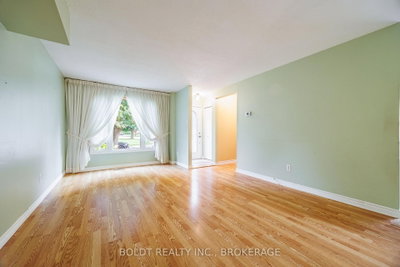 50 Silvan Drive • Welland, ON photo 3