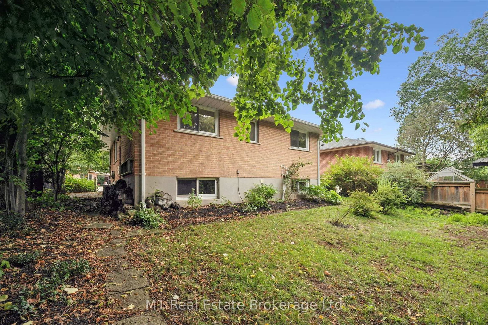9 Cedar Street • Guelph, ON photo 34