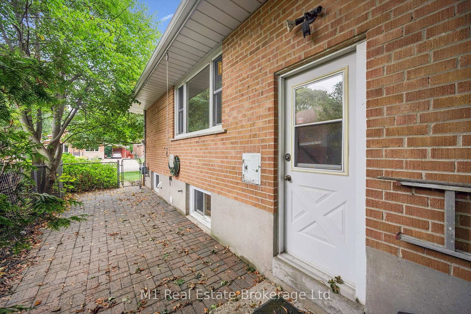 9 Cedar Street • Guelph, ON photo 35