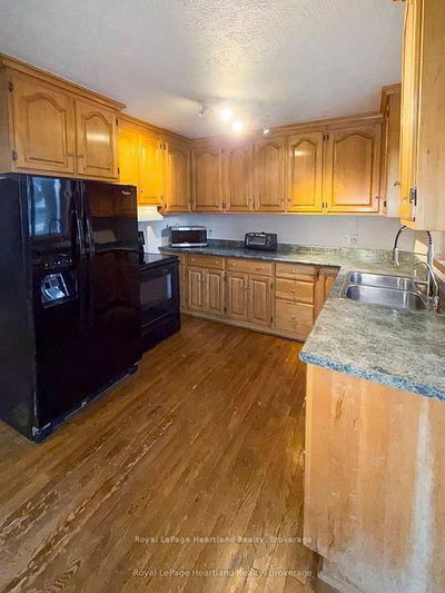 16 Whitechurch Street • Huron-Kinloss, ON photo 4