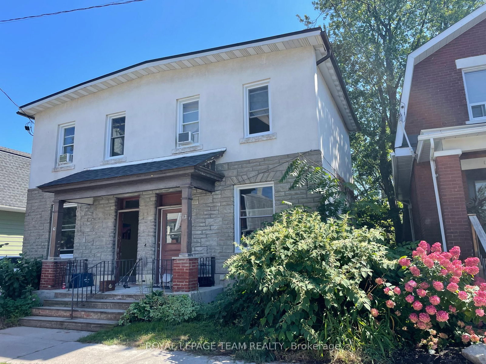 Front view of 1-10 OXFORD Street, Ottawa