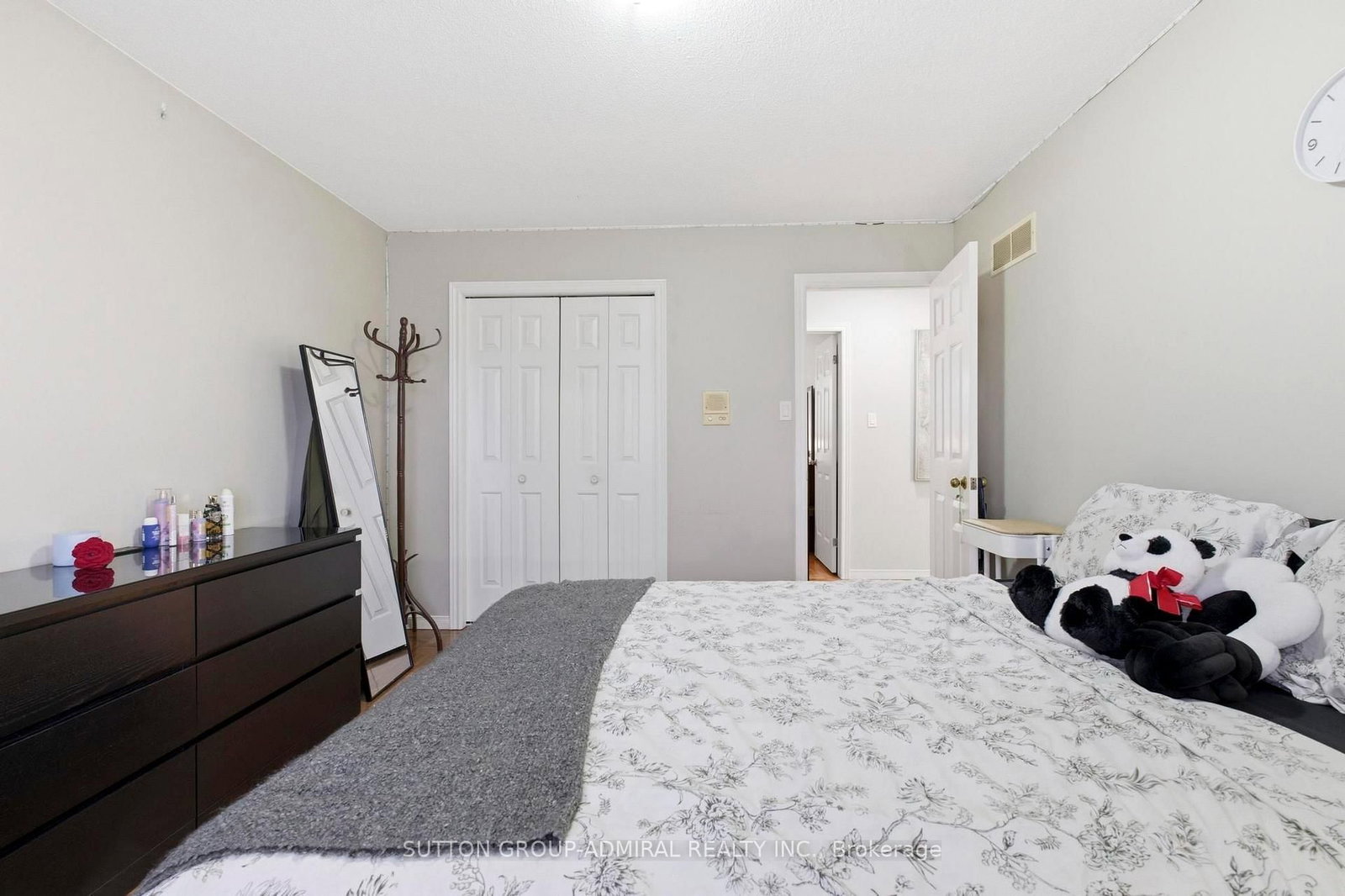 47 Sandy Drive • Hamilton, ON photo 24