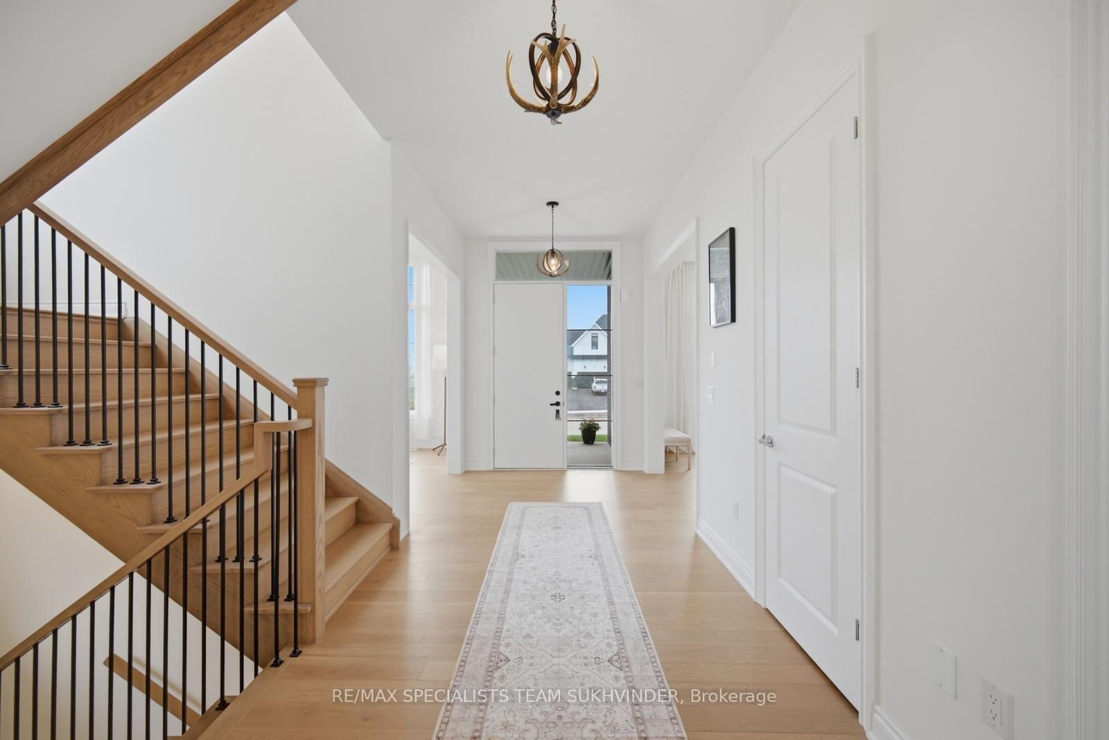 22 Ewing Way • Amaranth, ON photo 5