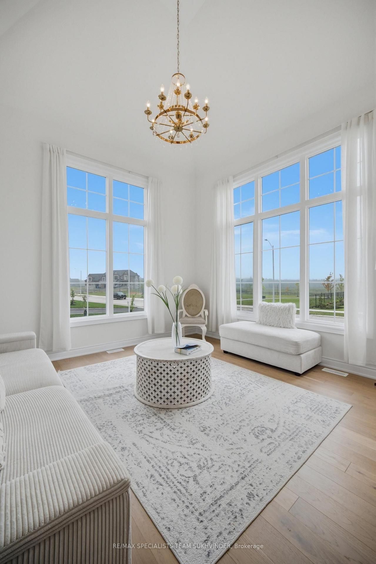 22 Ewing Way • Amaranth, ON photo 8