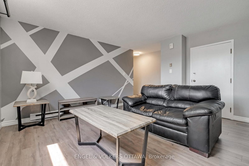 A - 472 Rideau Street