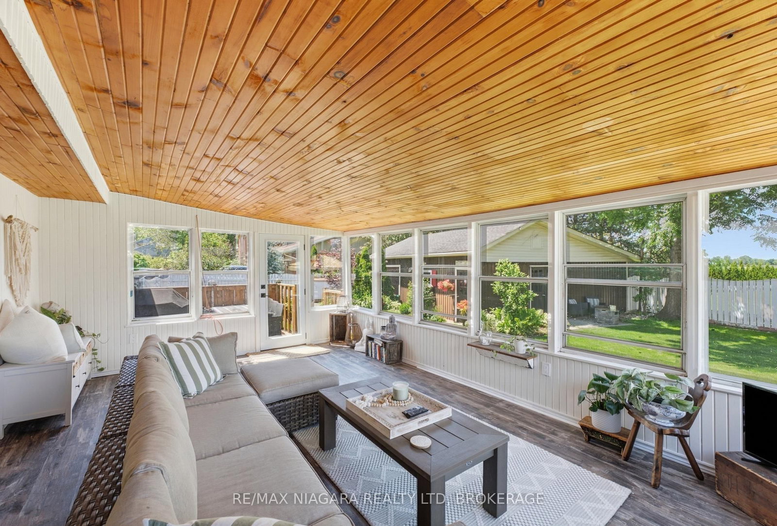 1042 Lakeshore Road W • St. Catharines, ON photo 14