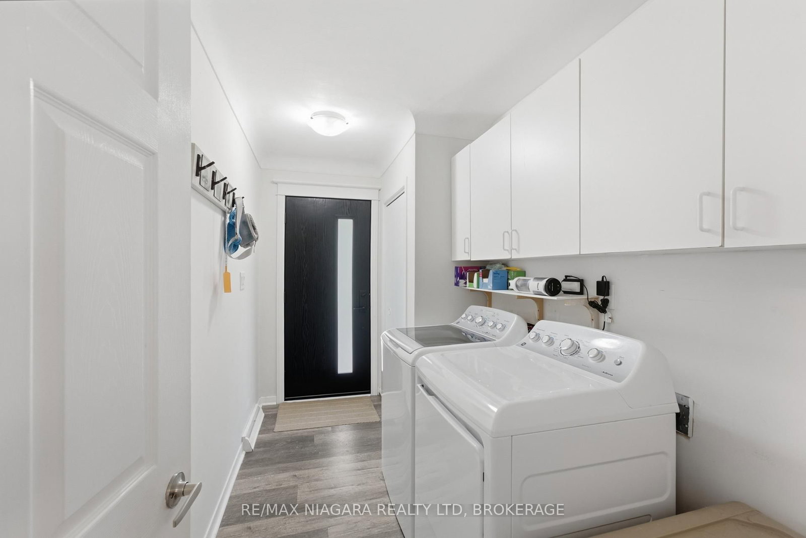 1042 Lakeshore Road W • St. Catharines, ON photo 15