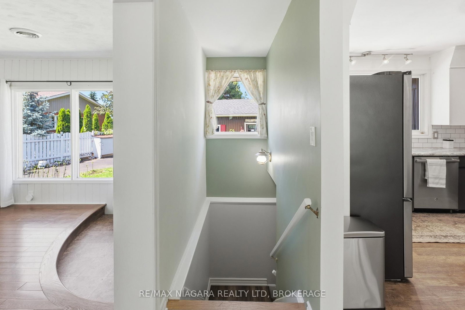 1042 Lakeshore Road W • St. Catharines, ON photo 21