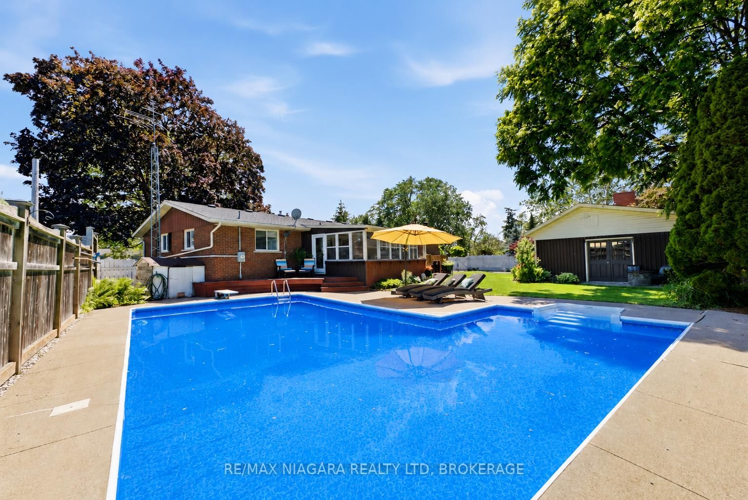 1042 Lakeshore Road W • St. Catharines, ON photo 31