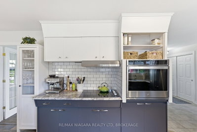 1042 Lakeshore Road W • St. Catharines, ON photo 9