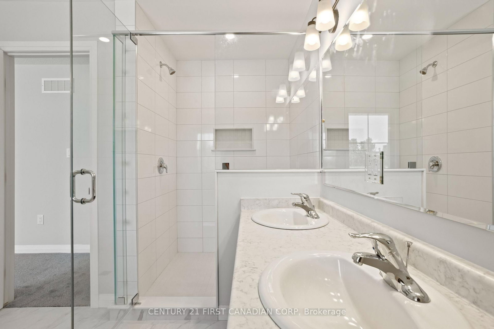 6882 HEATHWOODS Avenue • London South, ON photo 18