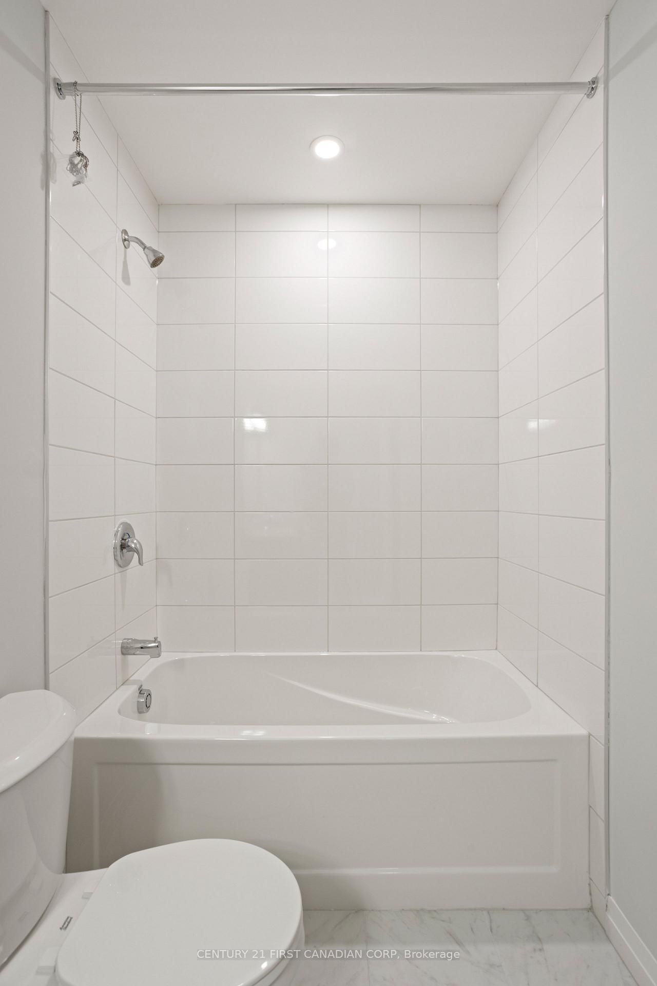 6882 HEATHWOODS Avenue • London South, ON photo 24