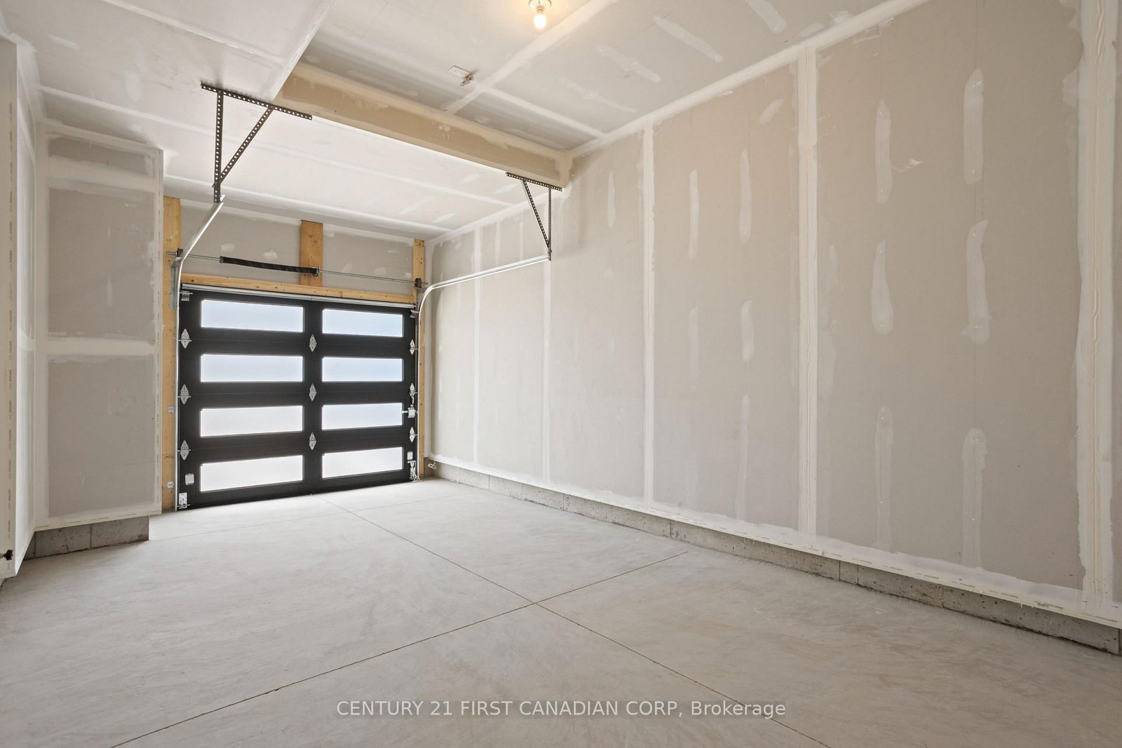 6898 HEATHWOODS Avenue • London South, ON photo 28