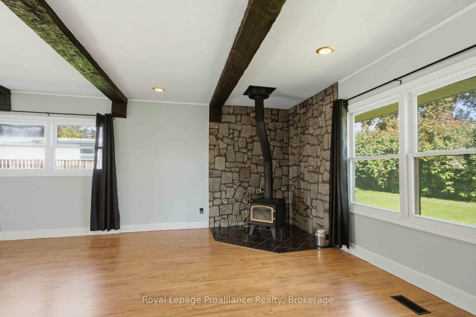 302 King Street • Quinte West, ON photo 11