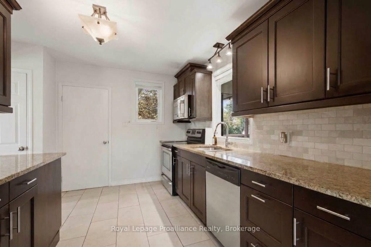 302 King Street • Quinte West, ON photo 14