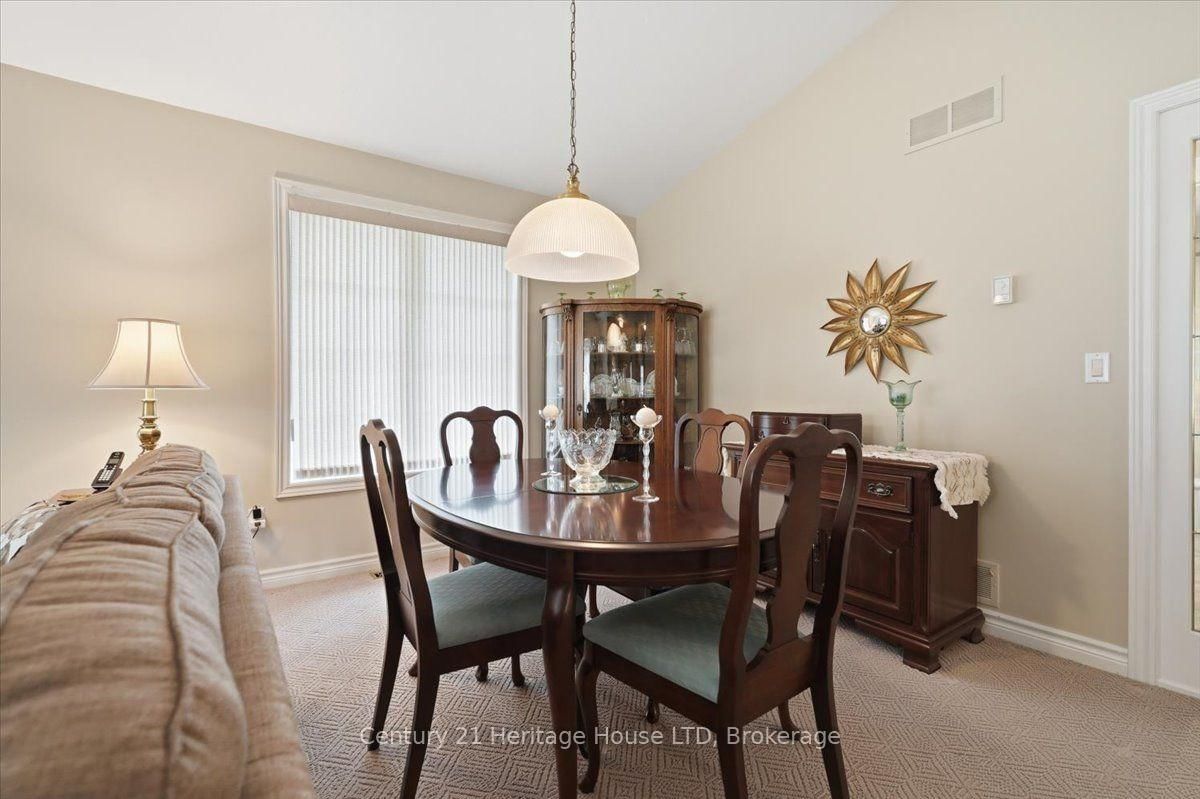 17 Oakridge Boulevard • Pelham, ON photo 10