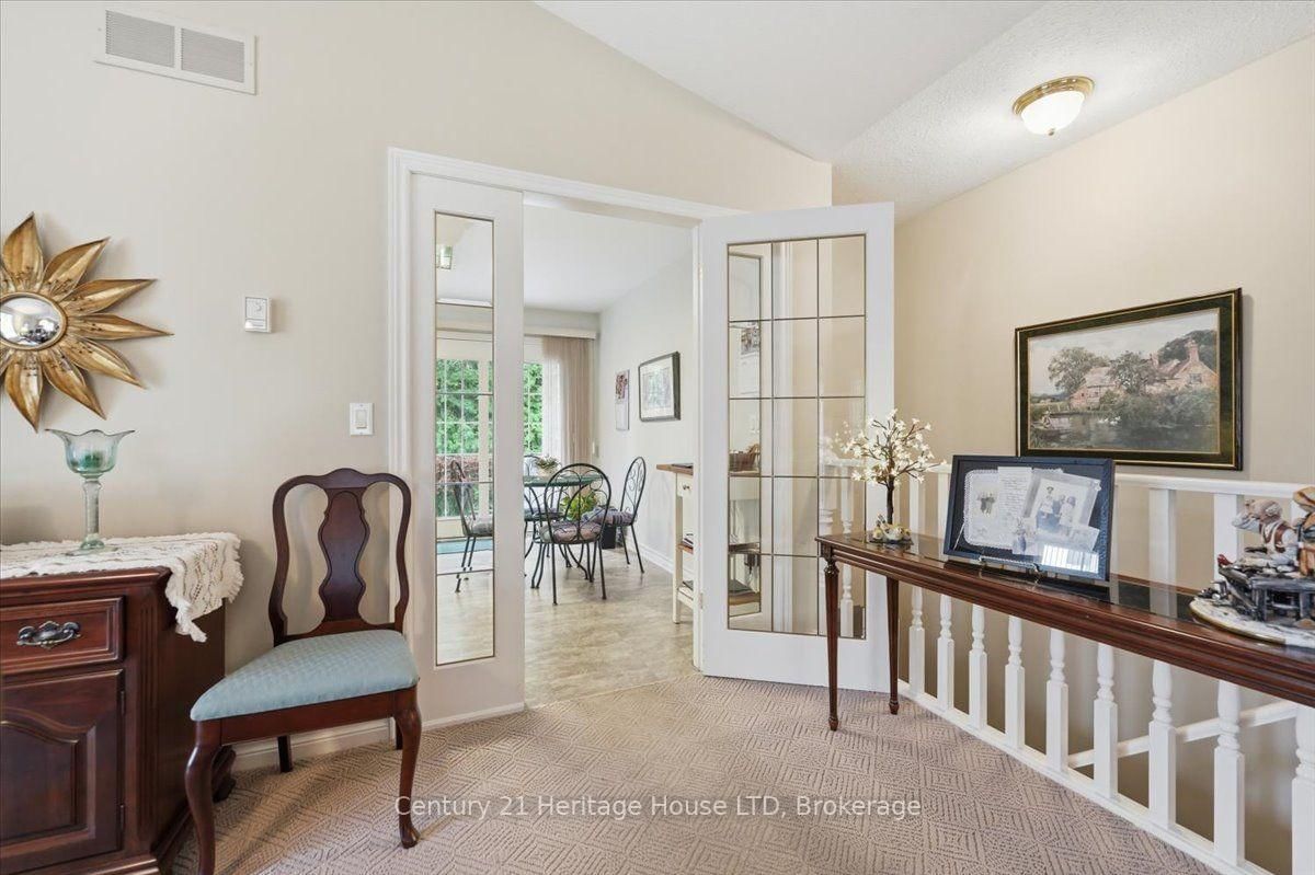 17 Oakridge Boulevard • Pelham, ON photo 11