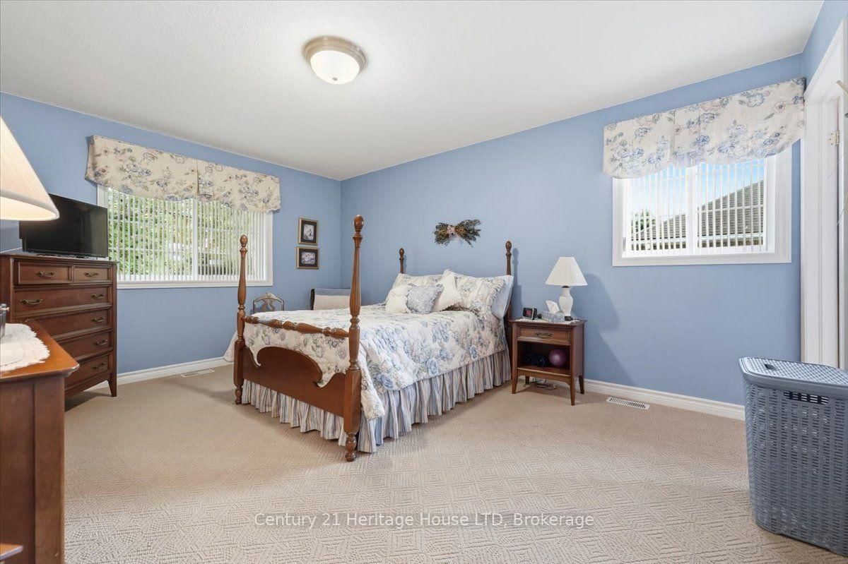 17 Oakridge Boulevard • Pelham, ON photo 18
