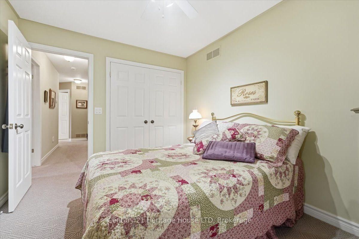 17 Oakridge Boulevard • Pelham, ON photo 24