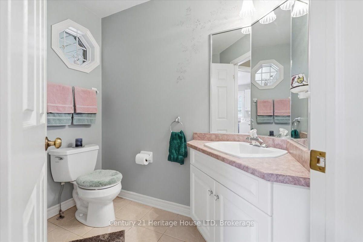 17 Oakridge Boulevard • Pelham, ON photo 25