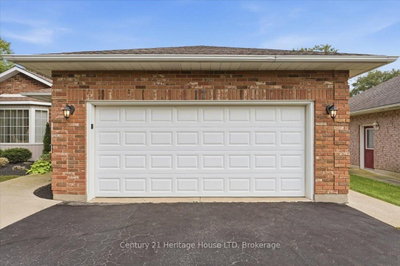 17 Oakridge Boulevard • Pelham, ON photo 4