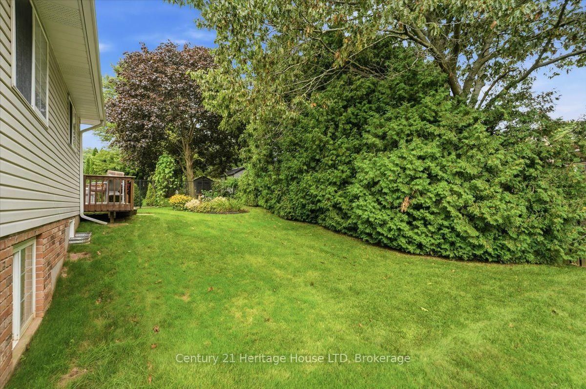 17 Oakridge Boulevard • Pelham, ON photo 42