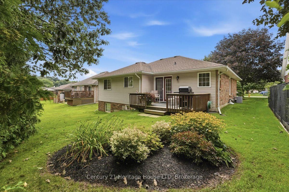 17 Oakridge Boulevard • Pelham, ON photo 44
