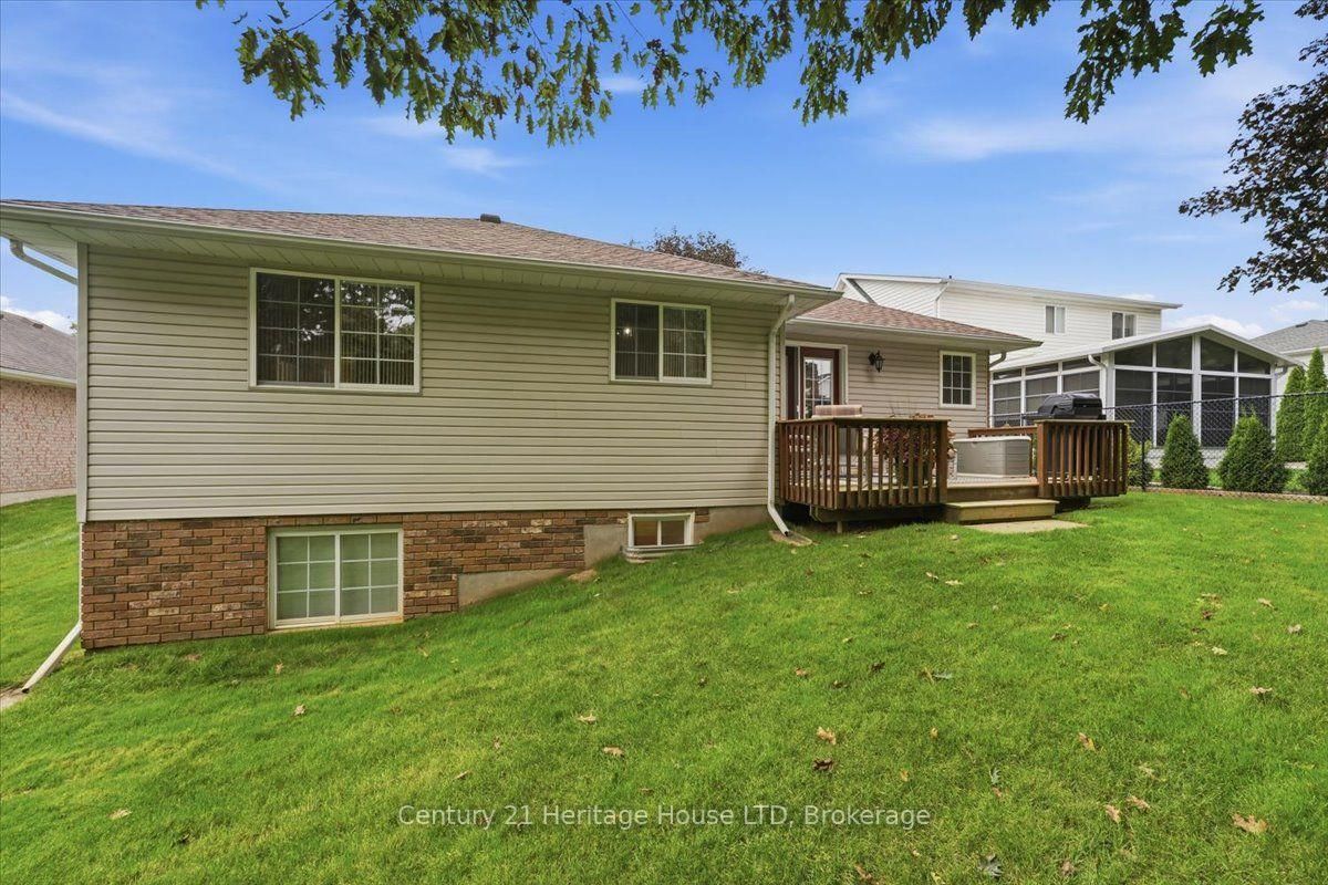 17 Oakridge Boulevard • Pelham, ON photo 45