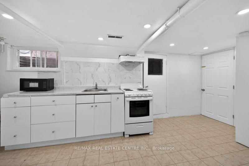 Lower Lvl - 44 Aldridge Street