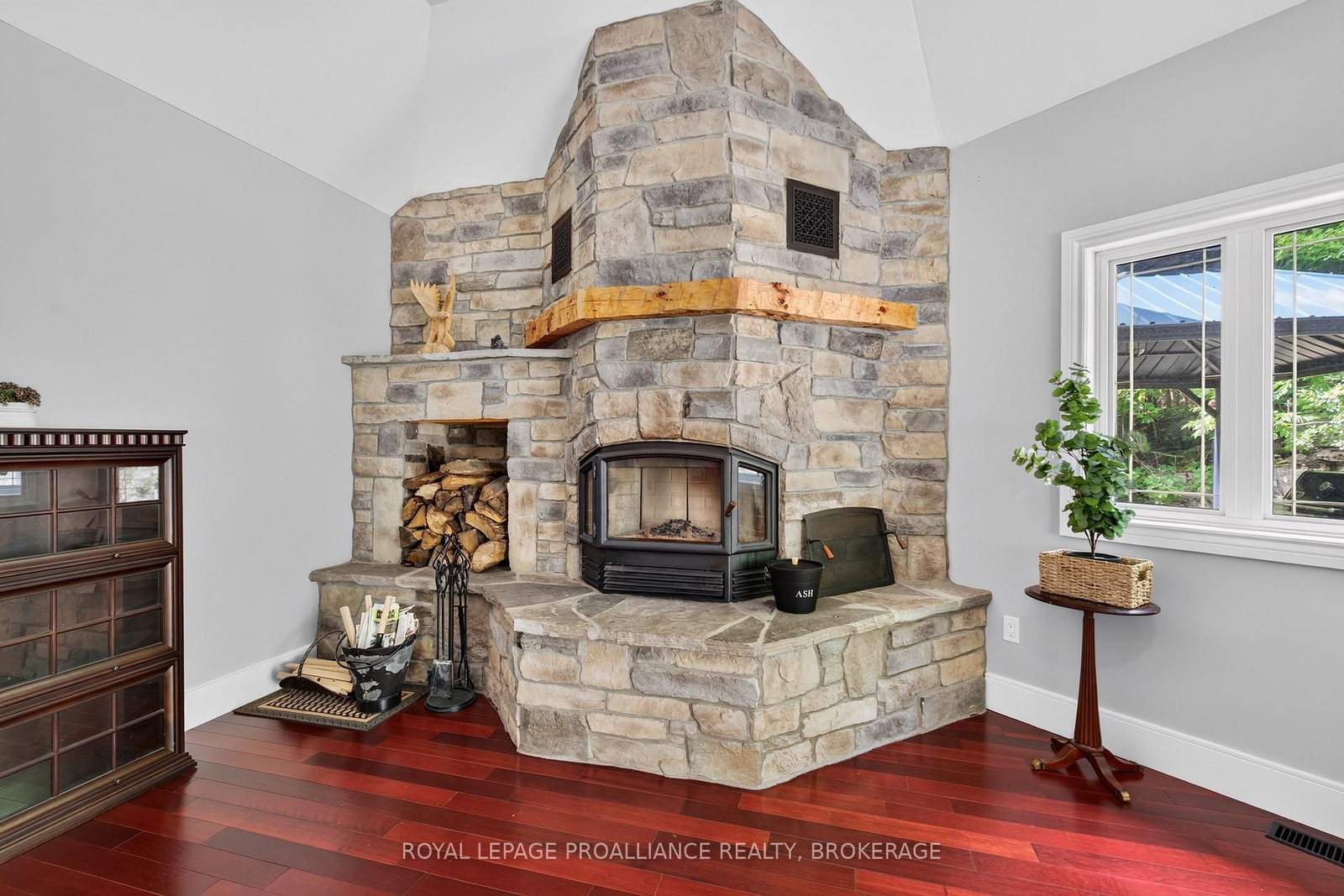 27 Collins Drive • Inverary, ON photo 8