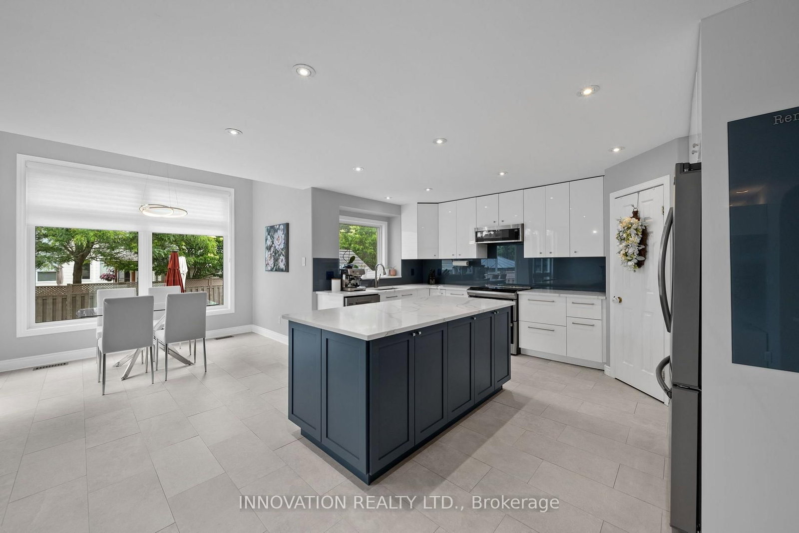11 Bracewood Way • Ottawa, ON photo 6