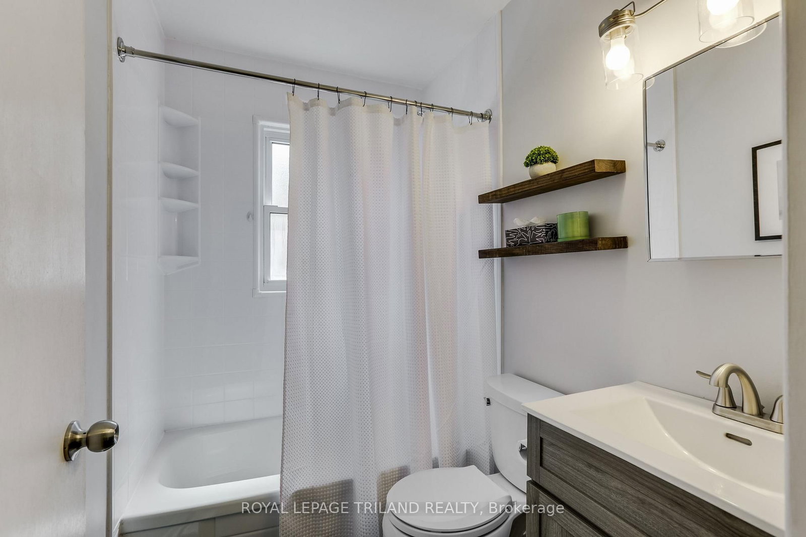 224 McKellar Street • Strathroy-Caradoc, ON photo 18