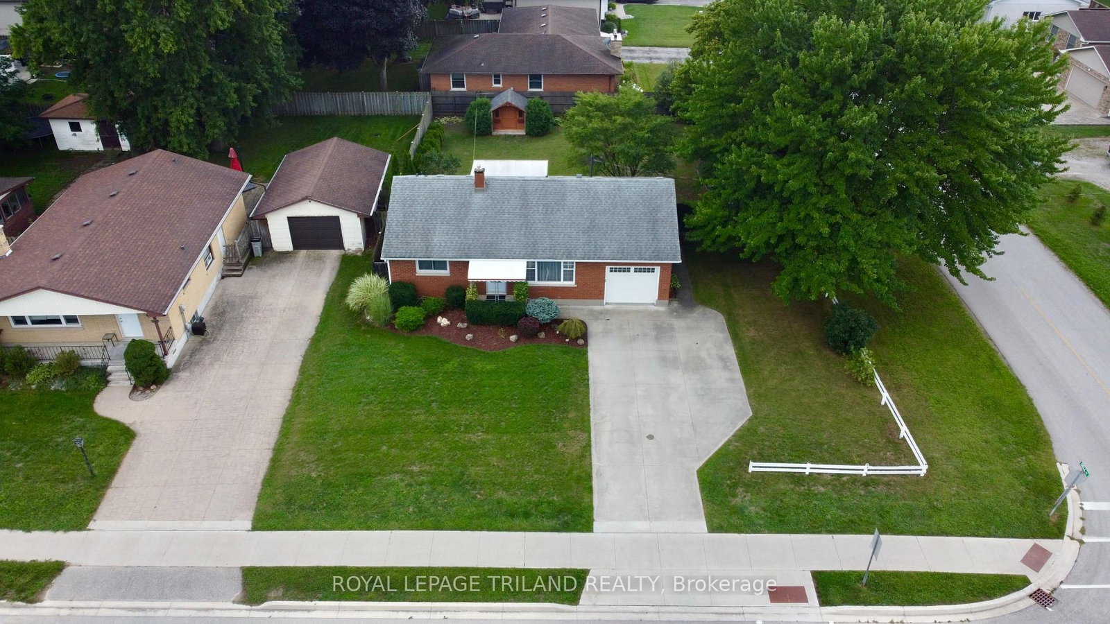 224 McKellar Street • Strathroy-Caradoc, ON photo 39