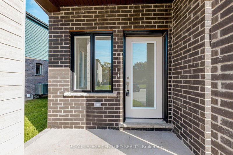 26 Oak Forest Common Crescent