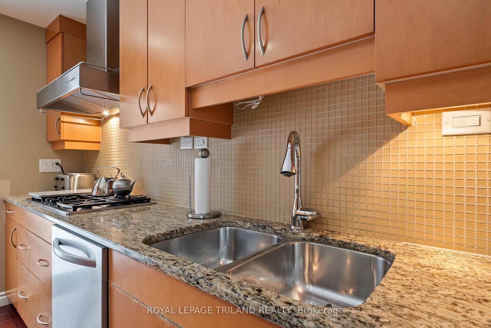 1104 The Parkway • London East, ON photo 12