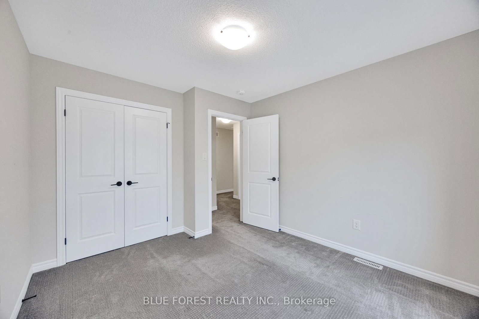 2525 Meadowlands Way • #33 • London North, ON photo 48