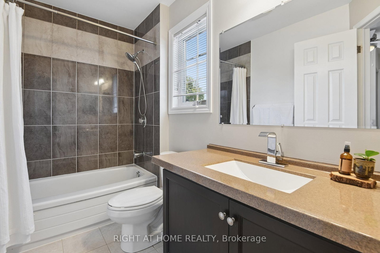 1777 Tache Way • Ottawa, ON photo 25