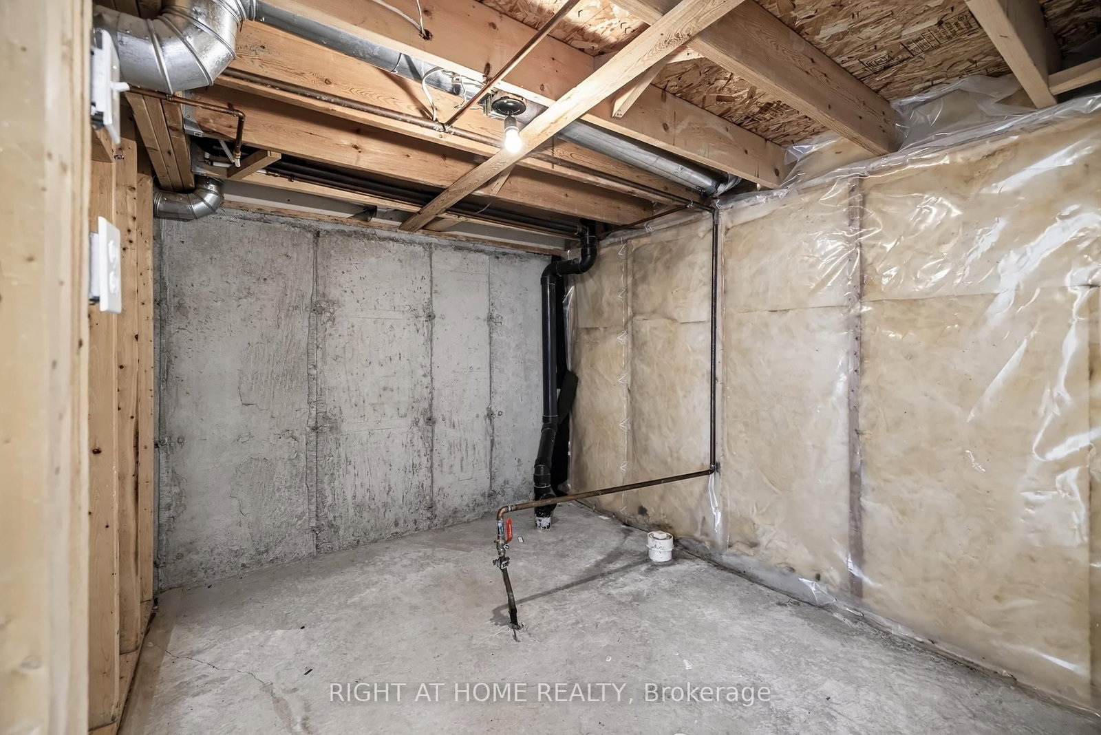 105 Crampton Drive • Carleton Place, ON photo 32