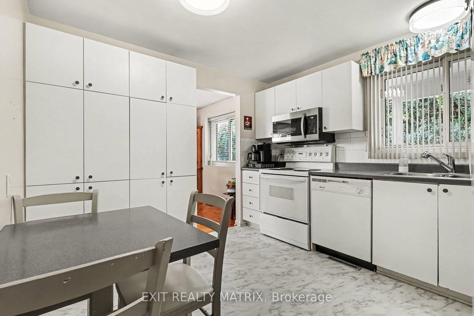 1887 Elmridge Drive • Ottawa, ON photo 12