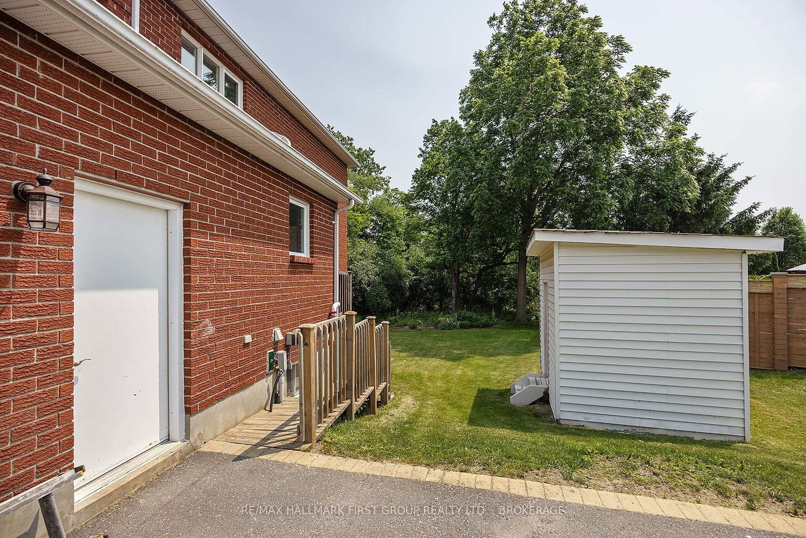 272 FRIARHILL Crescent • Kingston, ON photo 4