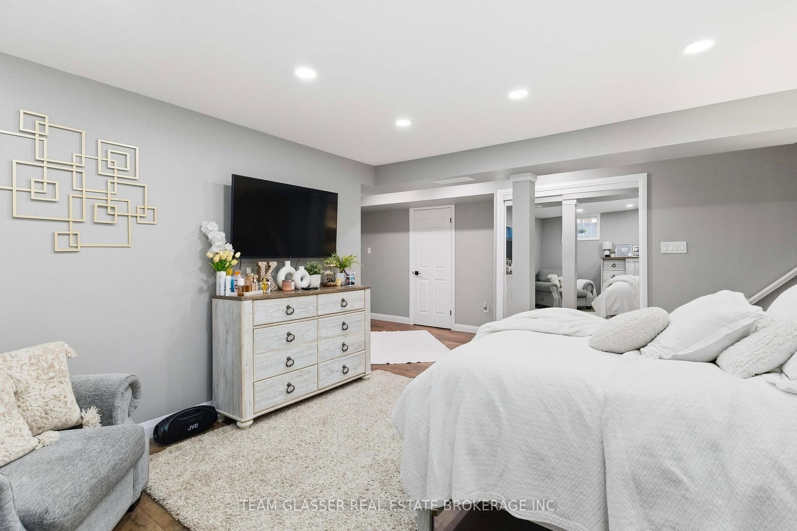 2334 MEADOWGATE Boulevard • London South, ON photo 40