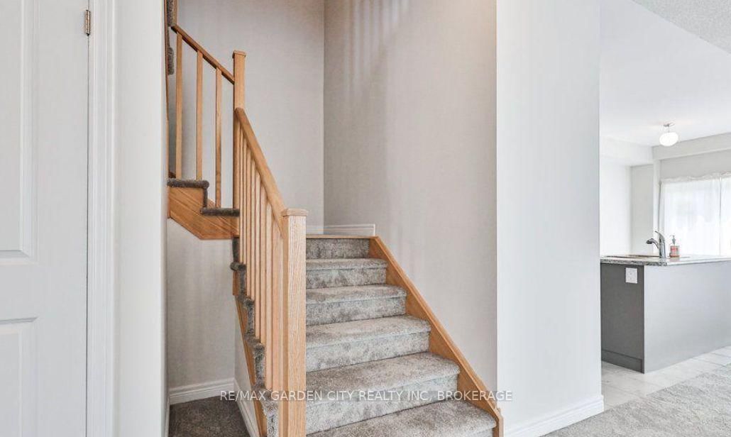 41 Bentgrass Drive • Welland, ON photo 8