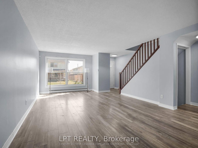 100 - 51 Sholto Drive