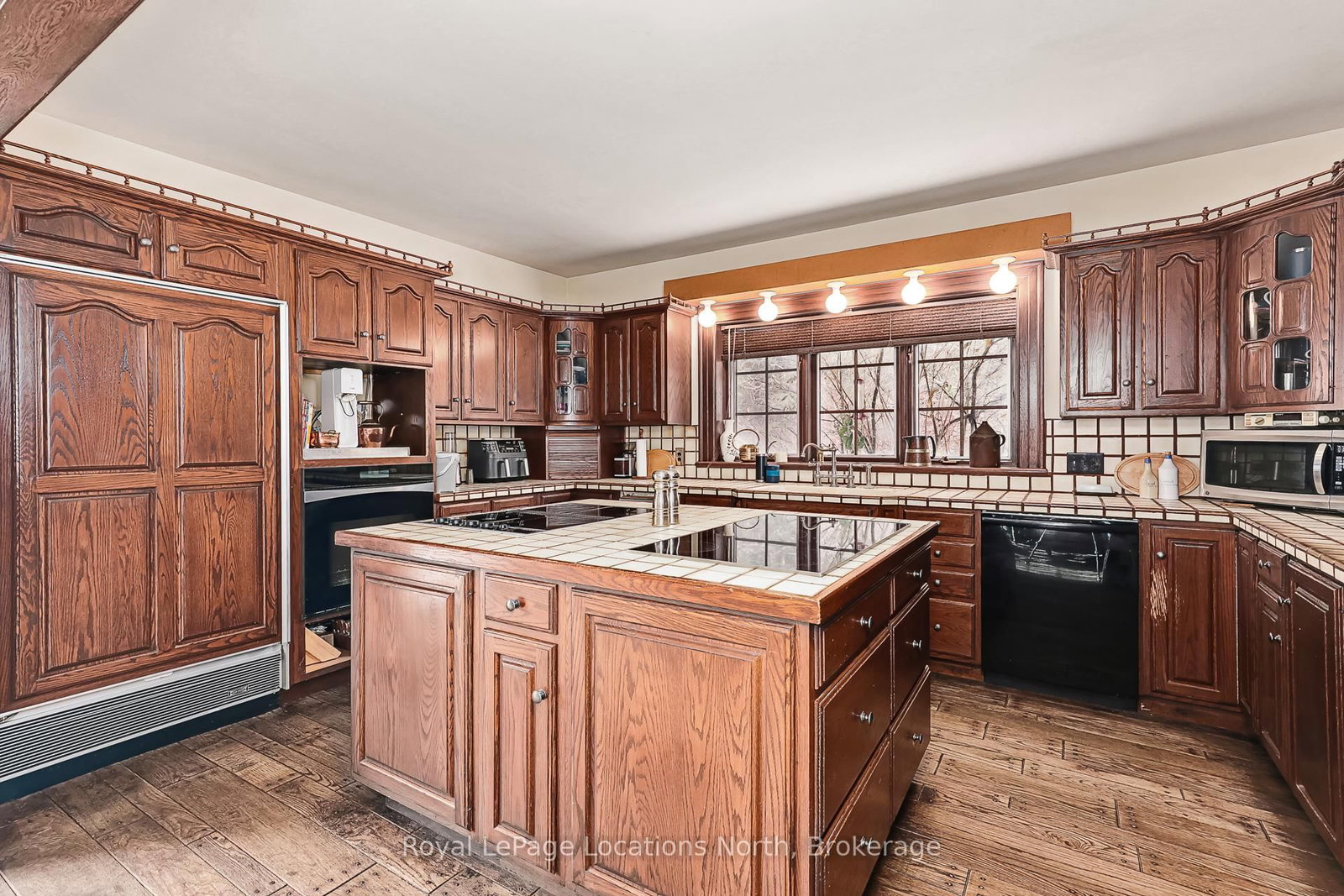 609830 12th Side Road • Blue Mountains, ON photo 11