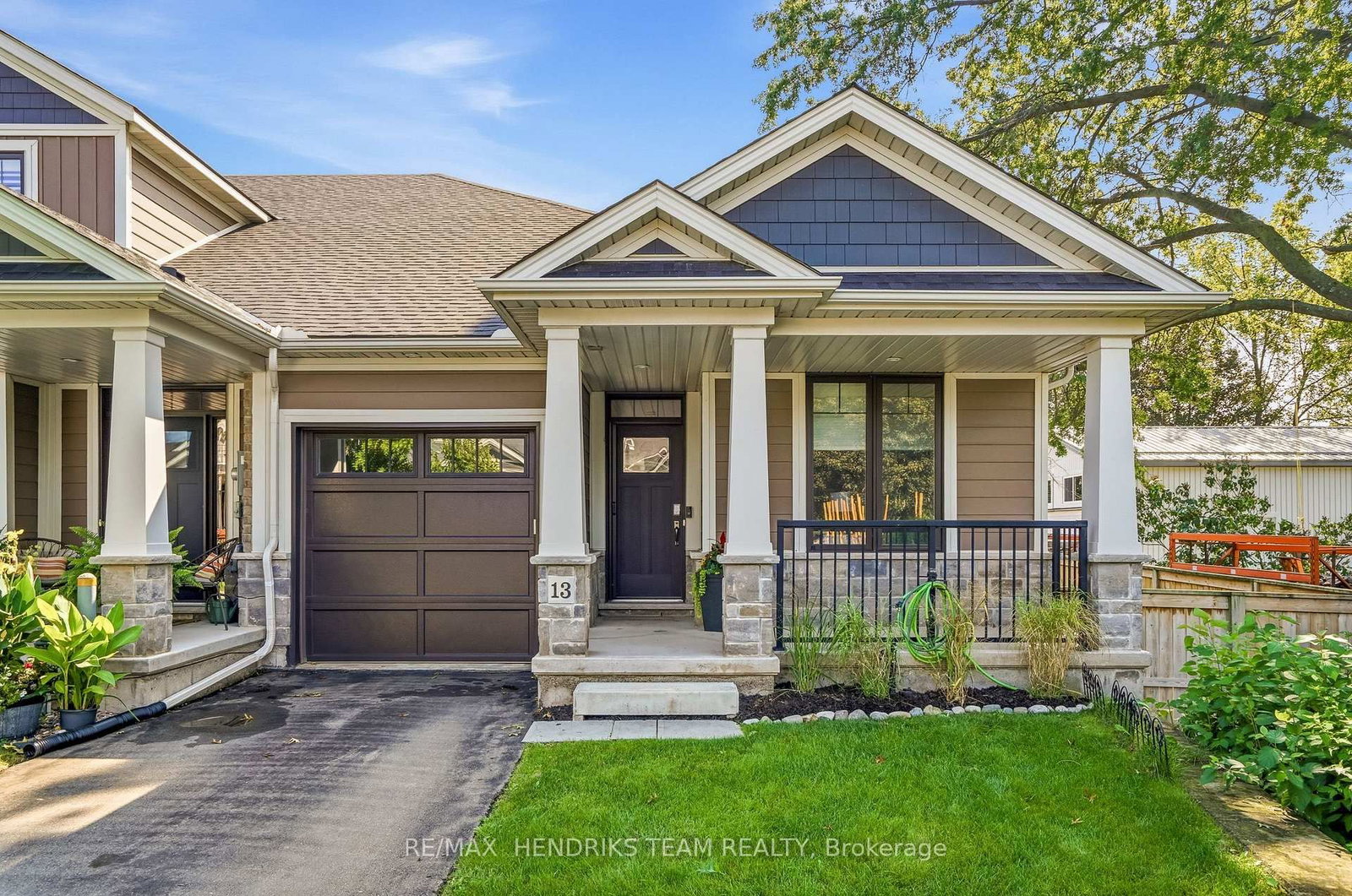 13 Turbinia Court • Grimsby, ON photo 1