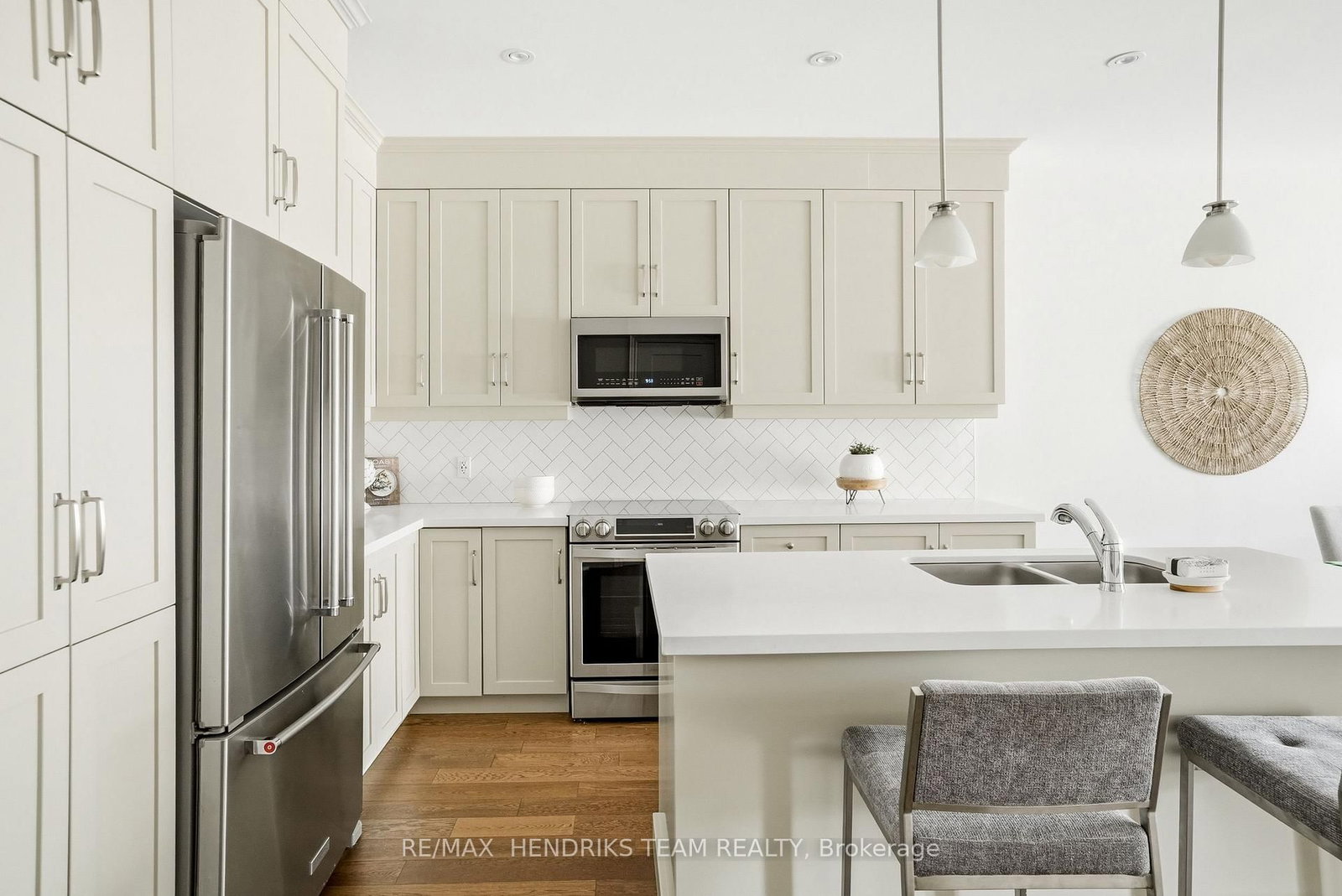 13 Turbinia Court • Grimsby, ON photo 10